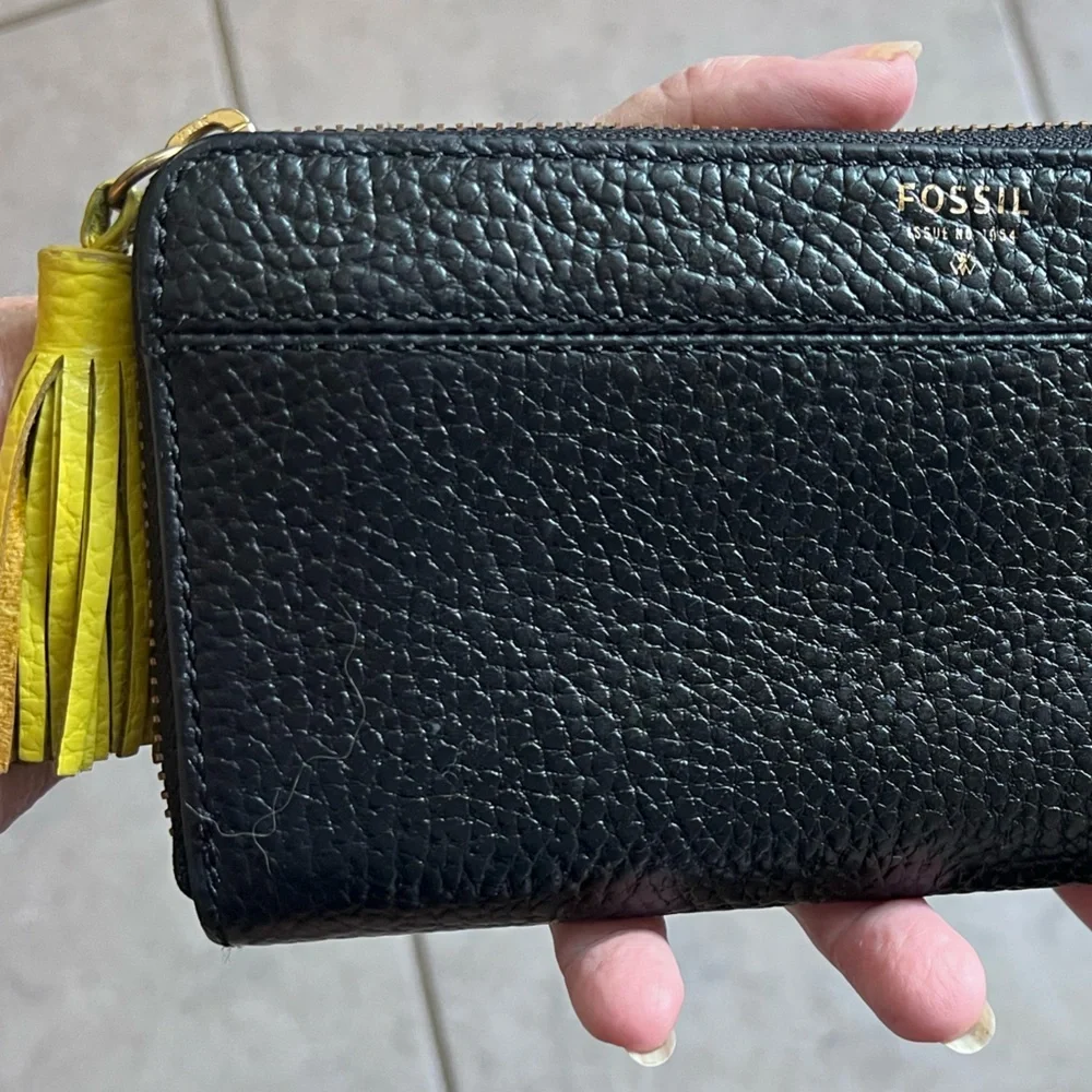 FOSSIL Pebble LEATHER Wallet Black Yellow Tassel Zip A Round Closure No Callouts - Picture 13 of 15